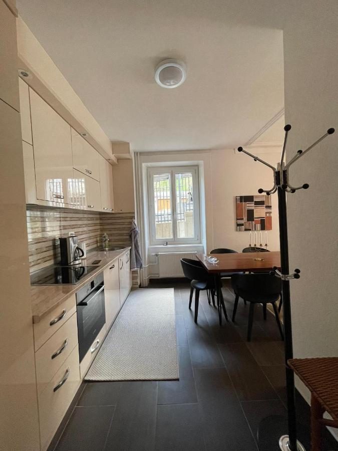 Appartement Luna Avec Parking Couvert Prive Le Locle Exteriér fotografie