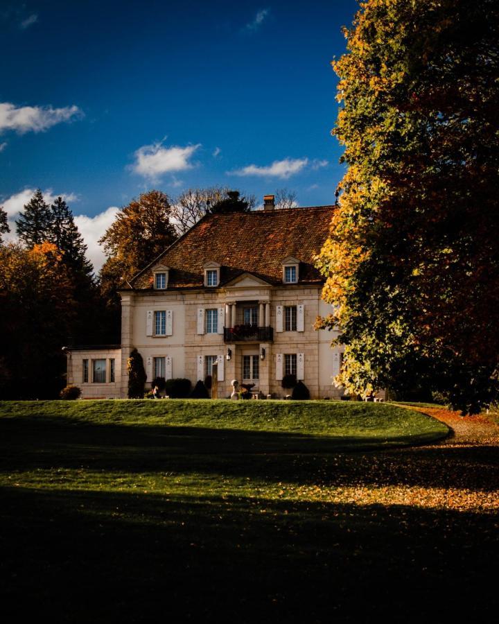 Appartement Luna Avec Parking Couvert Prive Le Locle Exteriér fotografie